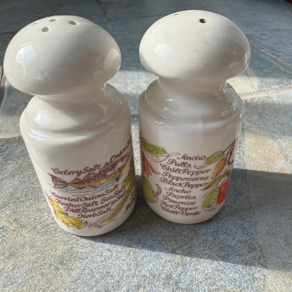 Vintage 1980 Avon Salt & Pepper‎ Shakers Mushroom Top Cottagecore Kitchen 4